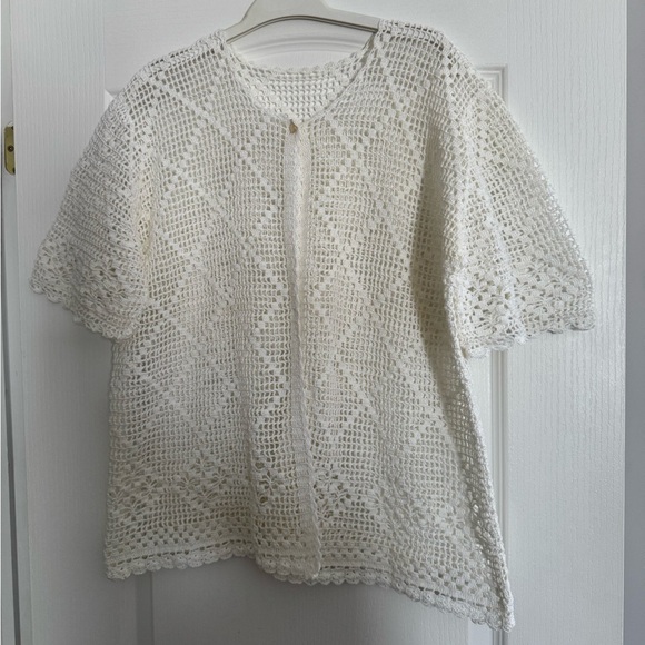 Handmade beautifull crochet short sleeve jacket. Great for any occasion - Picture 1 of 7